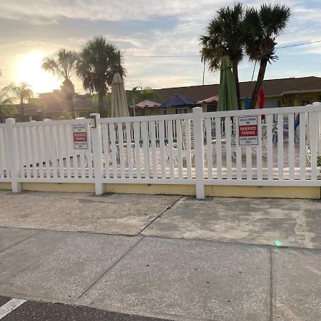 Bella Sirena Inn St. Pete Beach Εξωτερικό φωτογραφία